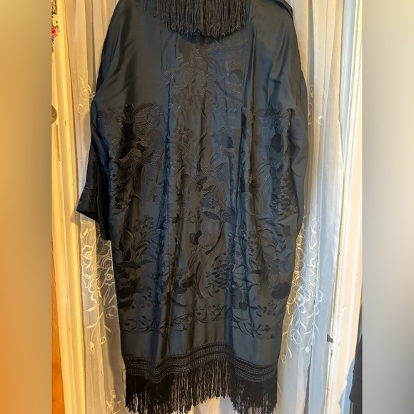 Elegant Black Kimono with Fringe - Picture 2 of 3